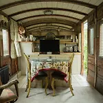 Garden & Railway Carriage Helmsley