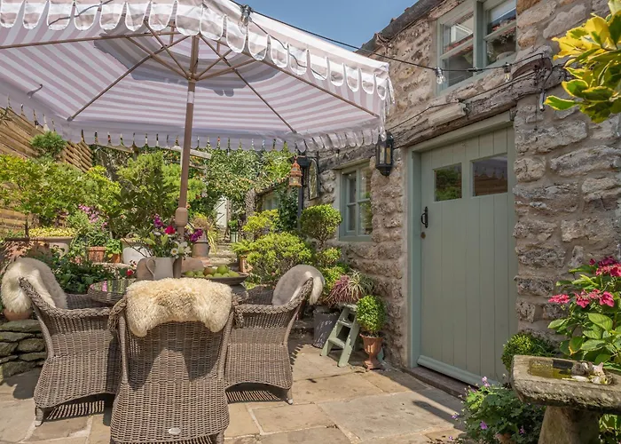 Garden & Railway Carriage Helmsley