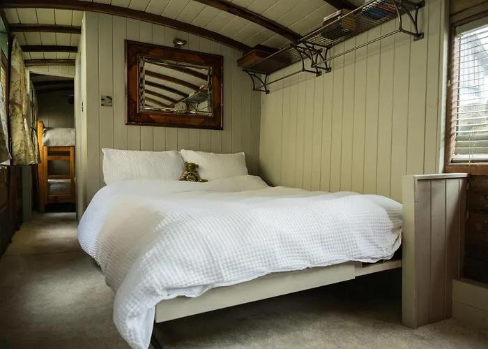 Garden & Railway Carriage Holiday home Helmsley